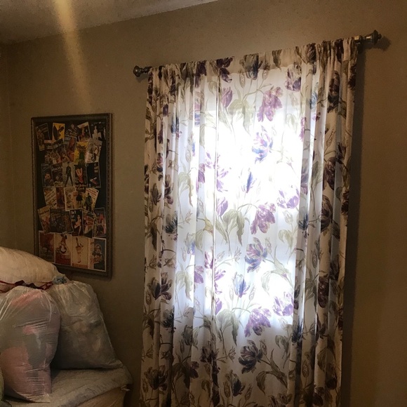 — #1 Curtain Set with Pretty Purple Flowers - Picture 5 of 8